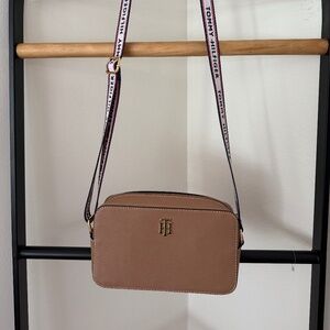 Tommy Hilfiger Crossbody camera bag
